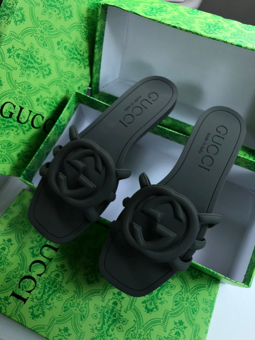 Gucci slippers with box high quality
