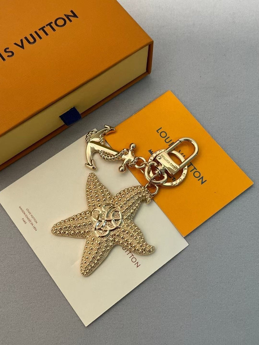 Lv famous brand keychain