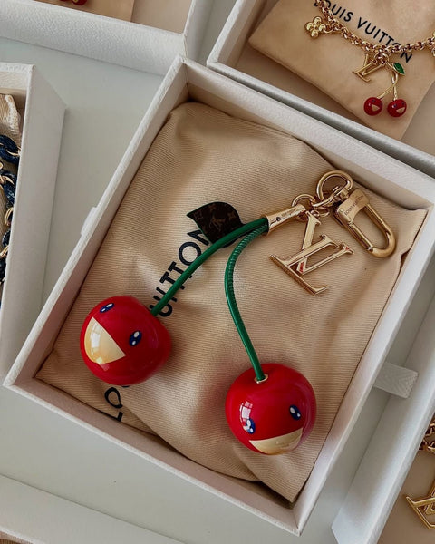 Lv famous brand keychain