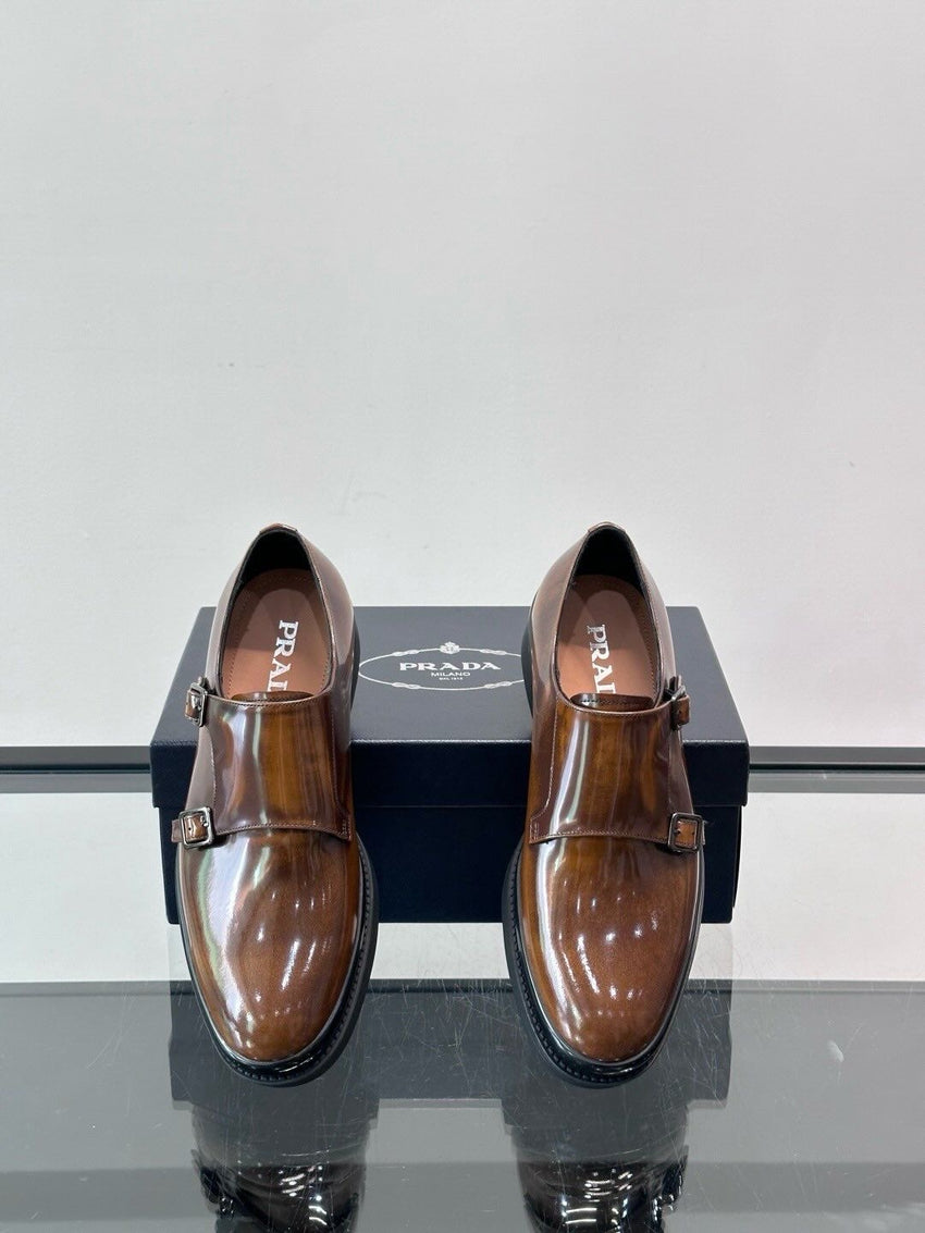 PR A D A shoes  mens